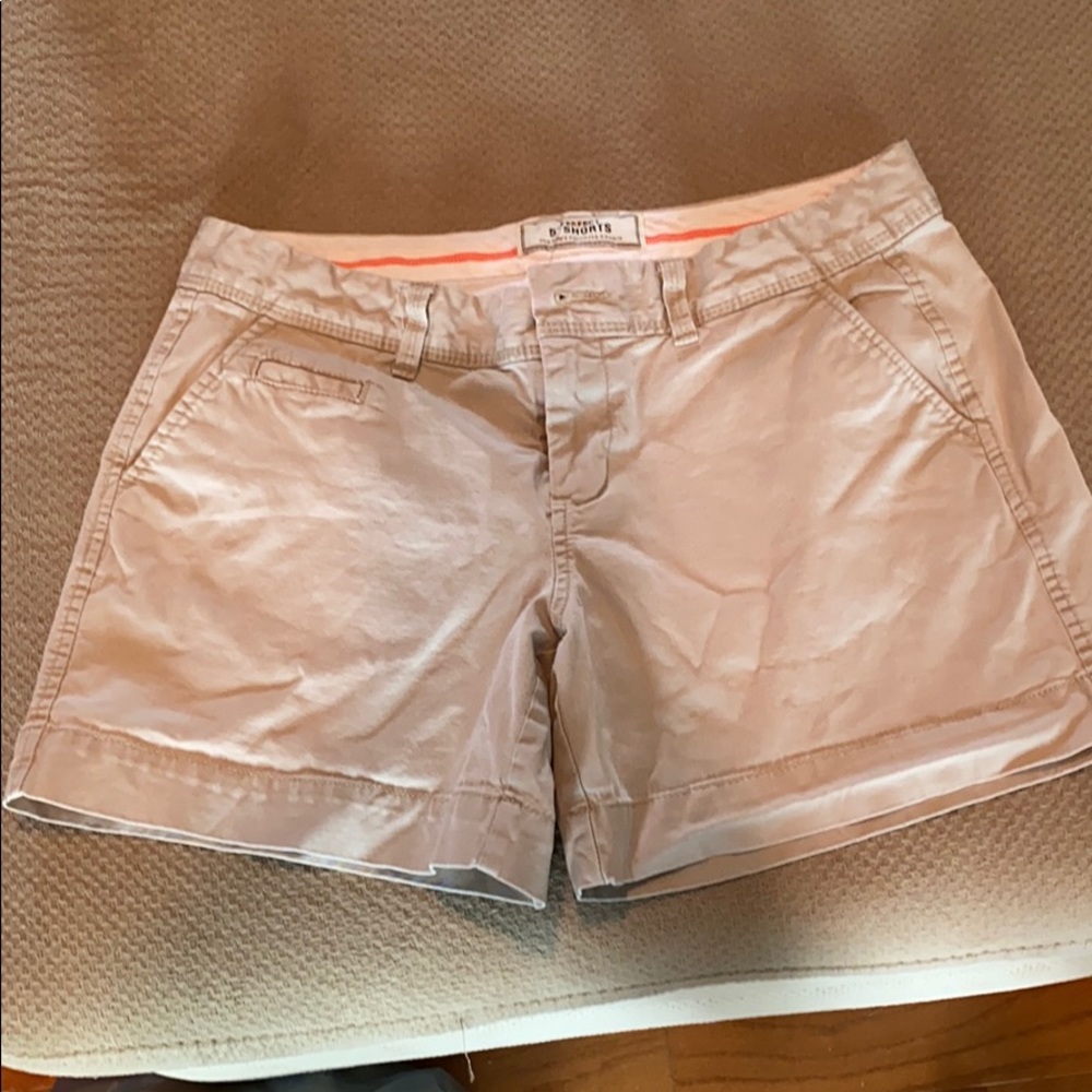 Women’s size 4 Khaki shorts 5”seam